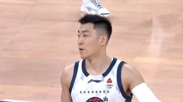 乐鱼体育-山东男篮捍卫主场，克里斯控制情绪 上海有变阵空间 洛夫顿成关键